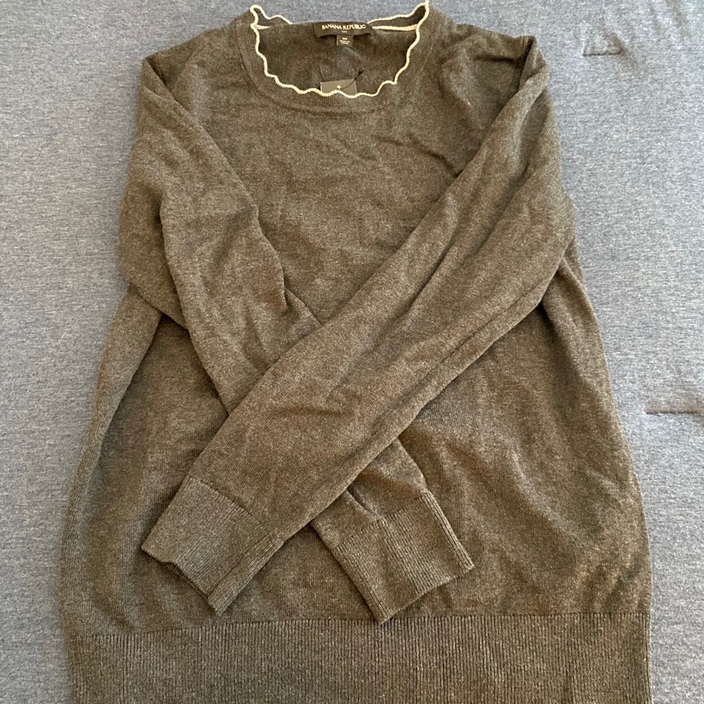 NWT BANANA REPUBLIC FACTORY SCALLOP NECK SWEATER